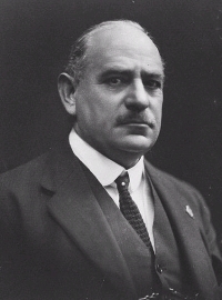 Sir John Monash was in command of the Australian Army during World War I
