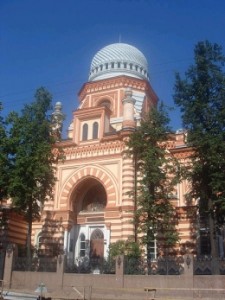 A synagogue in St Petersburg shows typical Russian architectural influence